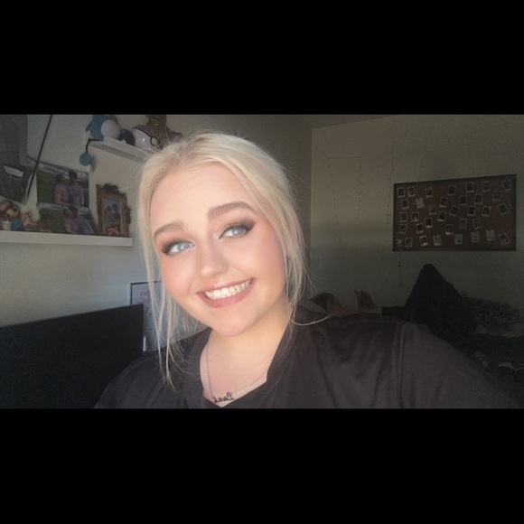 Meet your Posher, Lexi - Picture 1 of 1